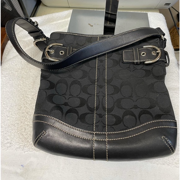 Authentic Coach Slim Duffle - Picture 4 of 5